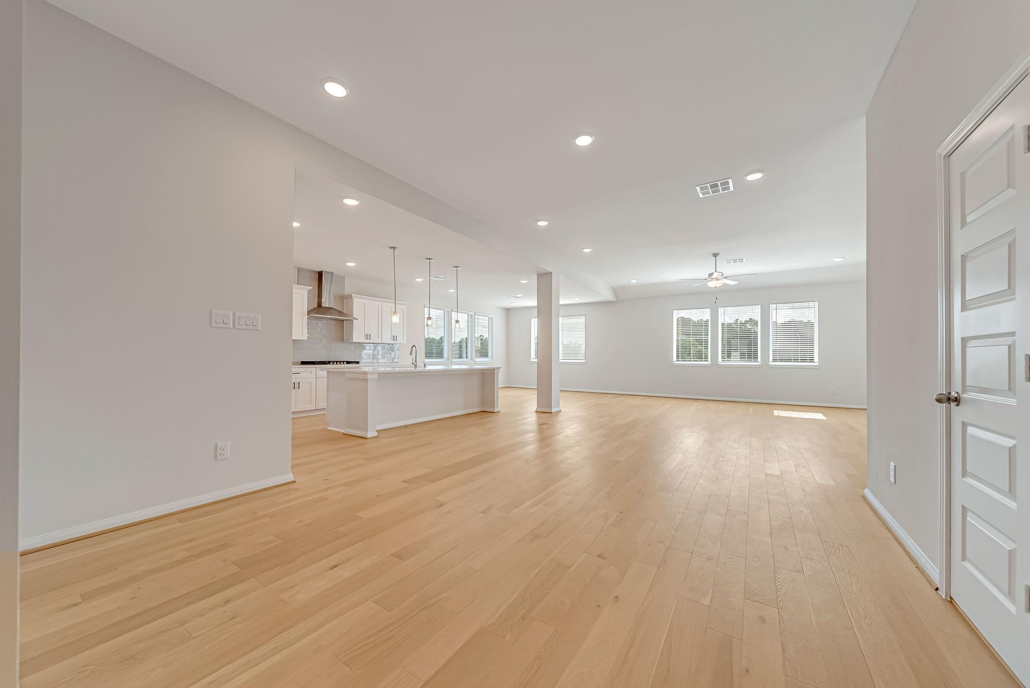 20637 Dynamic Court