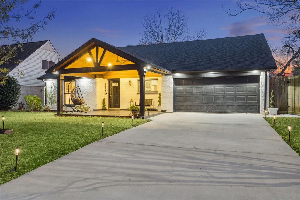 Photo of 9639 Weatherwood Drive, Houston, TX 77080 (MLS # 72335886)