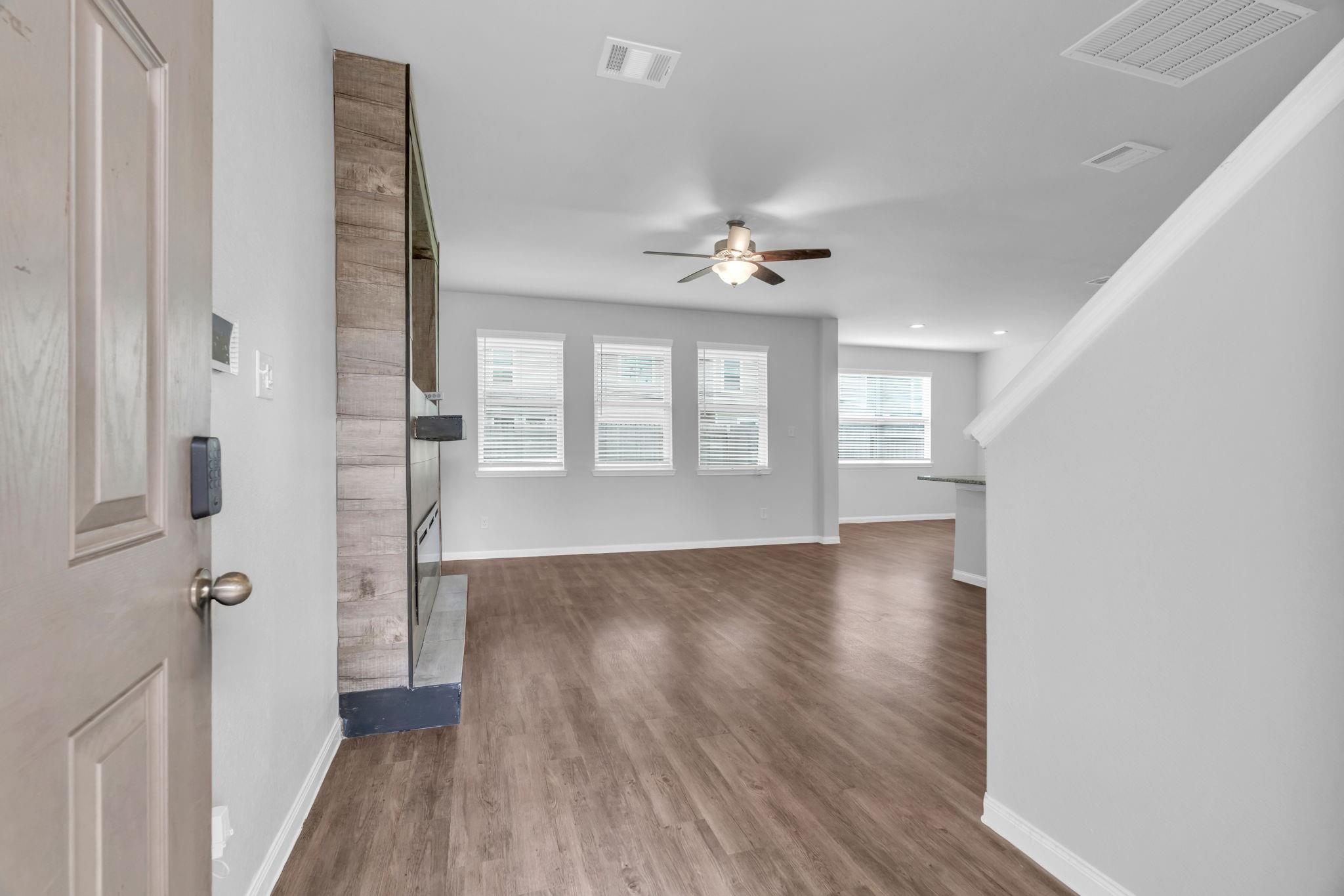 24535 Lorenzo Glaze Trail