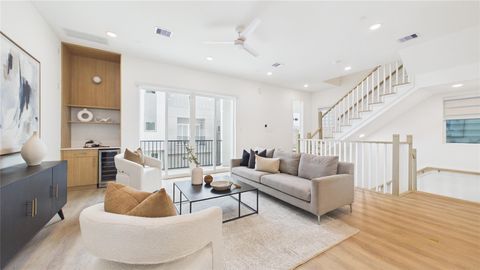 Photo of 606 Skyland Terrace Way, Houston, TX 77009 (MLS # 69144596)