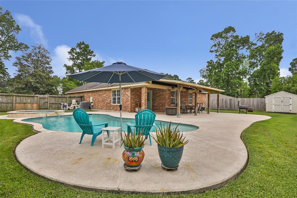 Photo of 735 Broad Ripple Drive, Houston, TX 77336 (MLS # 69833698)