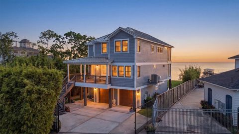 Photo of 4019 Bayshore Drive Drive, Bacliff, TX 77518 (MLS # 10331928)