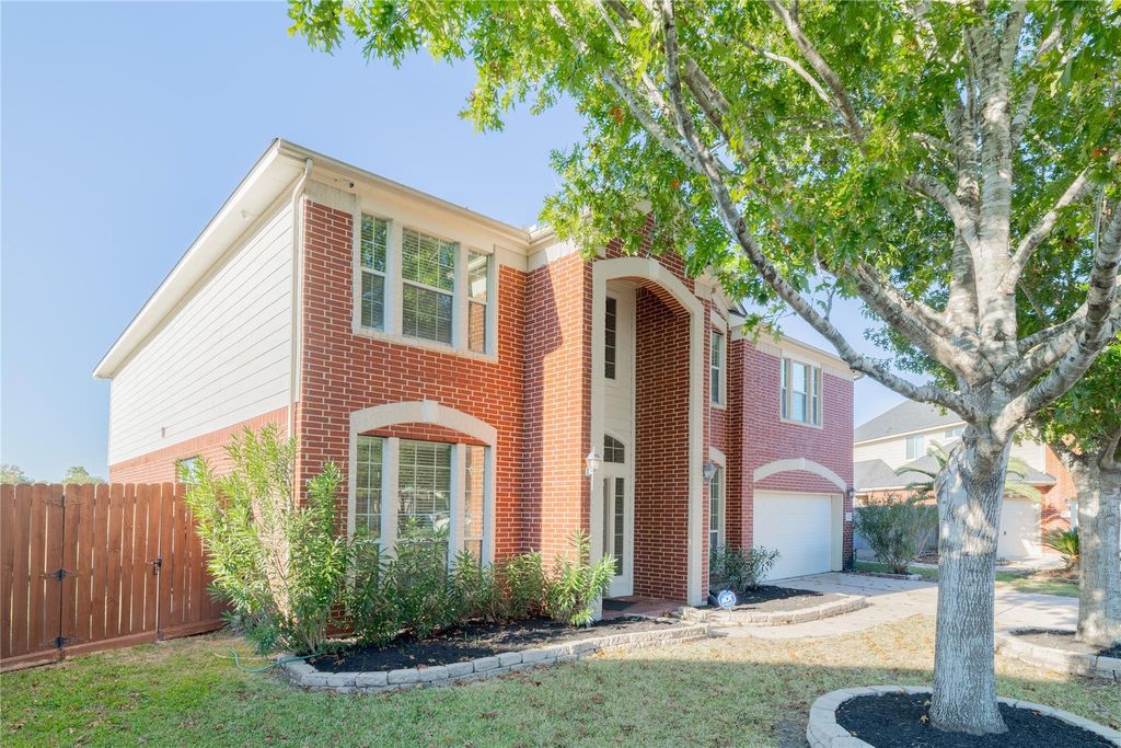 Photo of 3002 Ivydale Road, Pearland, TX 77581 (MLS # 12124479)