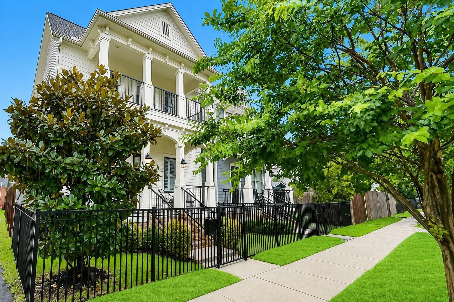 310 W 18th Street