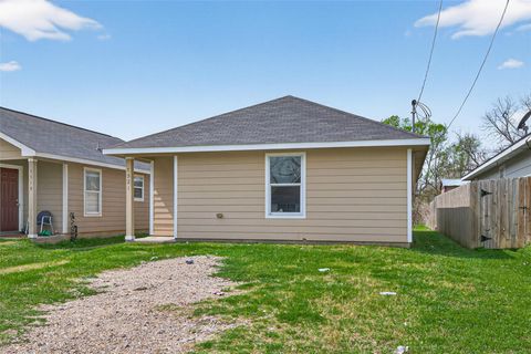 Photo of 7521 Dyer Street, Houston, TX 77088 (MLS # 26772738)
