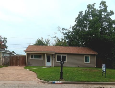 Photo of 8913 Linda Vista Road, Houston, TX 77078 (MLS # 22181064)