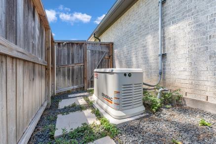1027 Groveton Ridge Lane