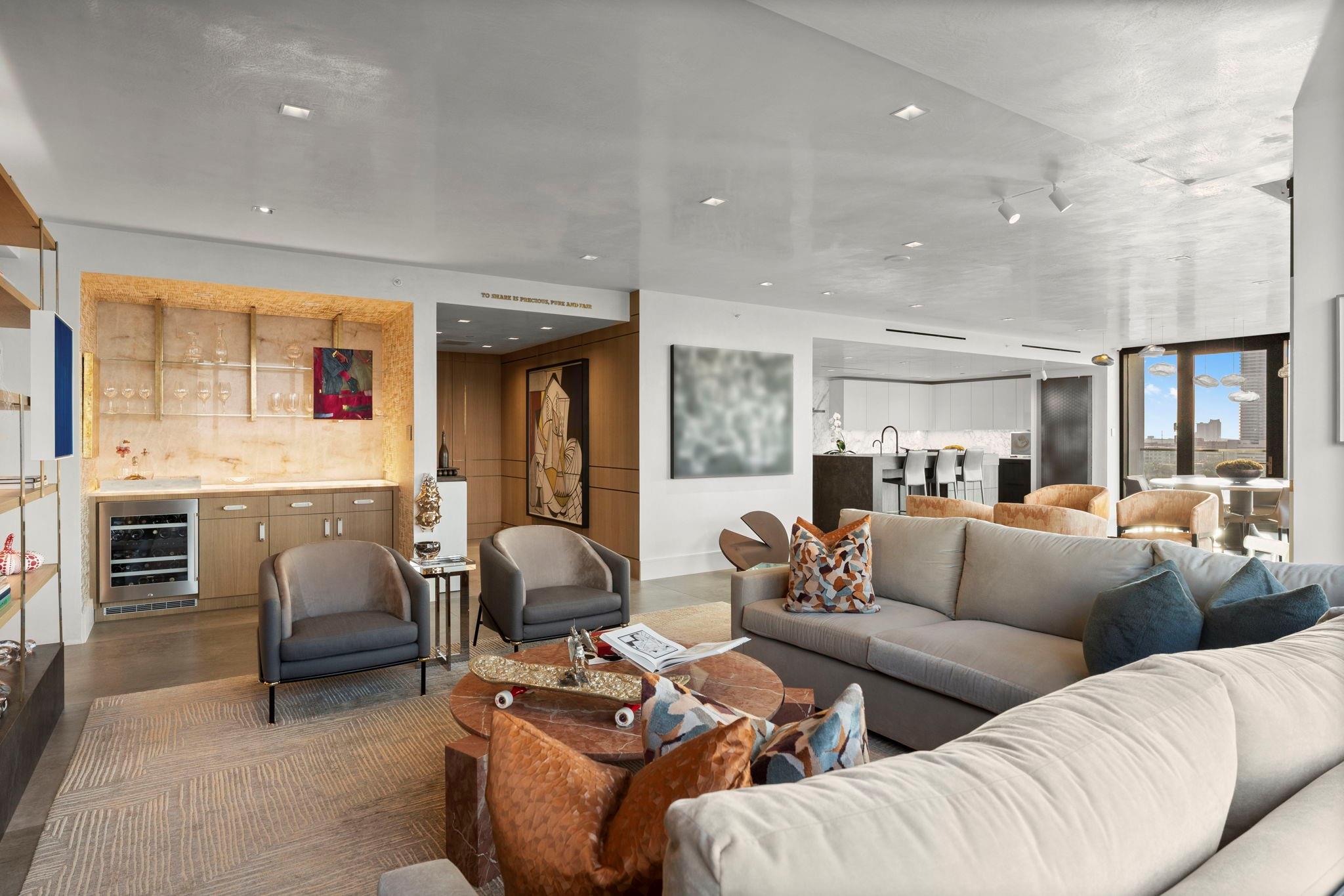 3433 Westheimer Road 1005