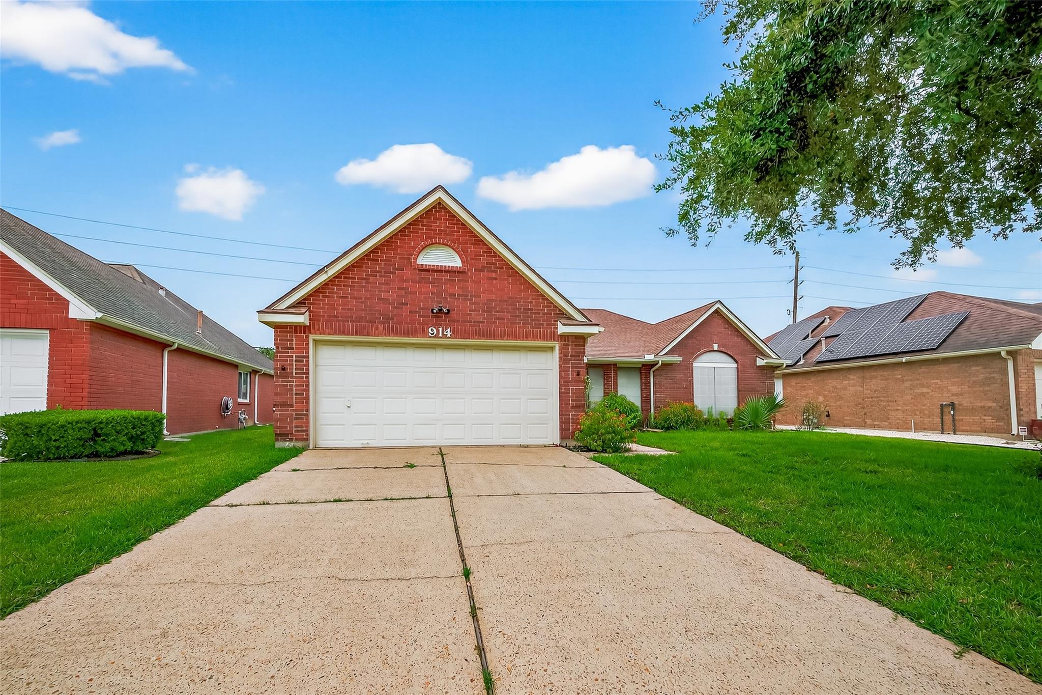 914 W Peach Hollow Circle