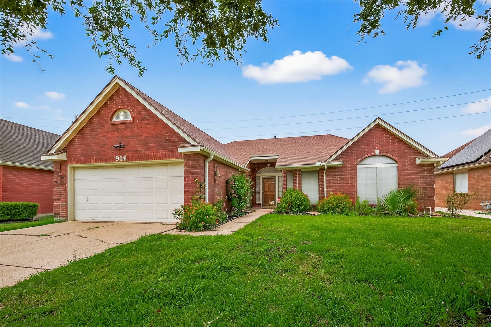 914 W Peach Hollow Circle