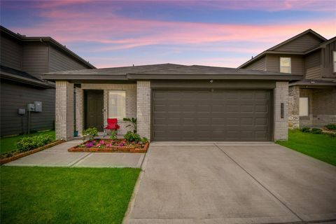 Photo of 1010 Muscadine Vine Lane, Houston, TX 77090 (MLS # 6085237)