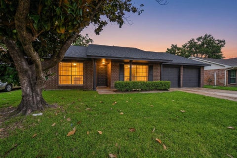 Photo of 350 Mistywood Drive, Houston, TX 77090 (MLS # 37307894)