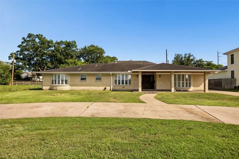 Tiny photo for 5535 S Braeswood Boulevard, Houston, TX 77096 (MLS # 75885966)