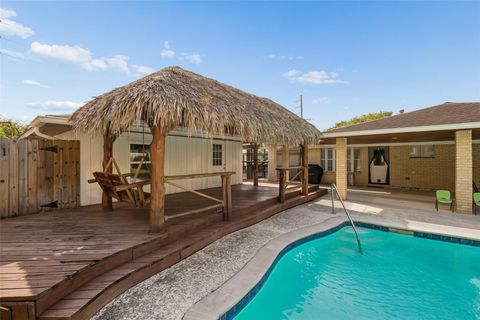 Photo of 5535 S Braeswood Boulevard, Houston, TX 77096 (MLS # 75885966)