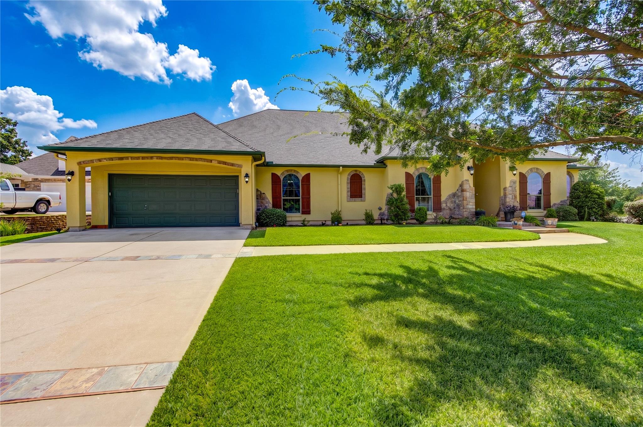 5920 White Oak Trace