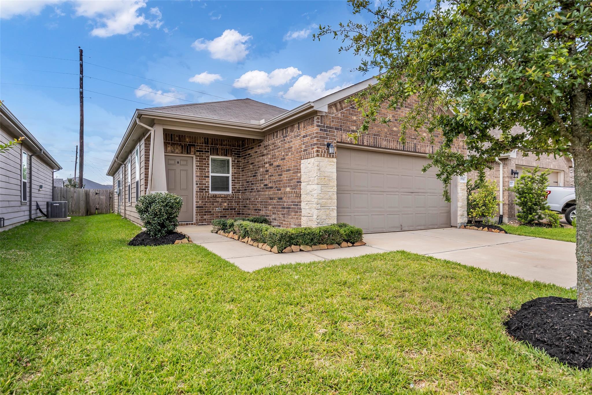 25703 Bottlebrush Sedge Street