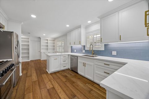Photo of 6423 Cindy Lane, Houston, TX 77008 (MLS # 83342347)