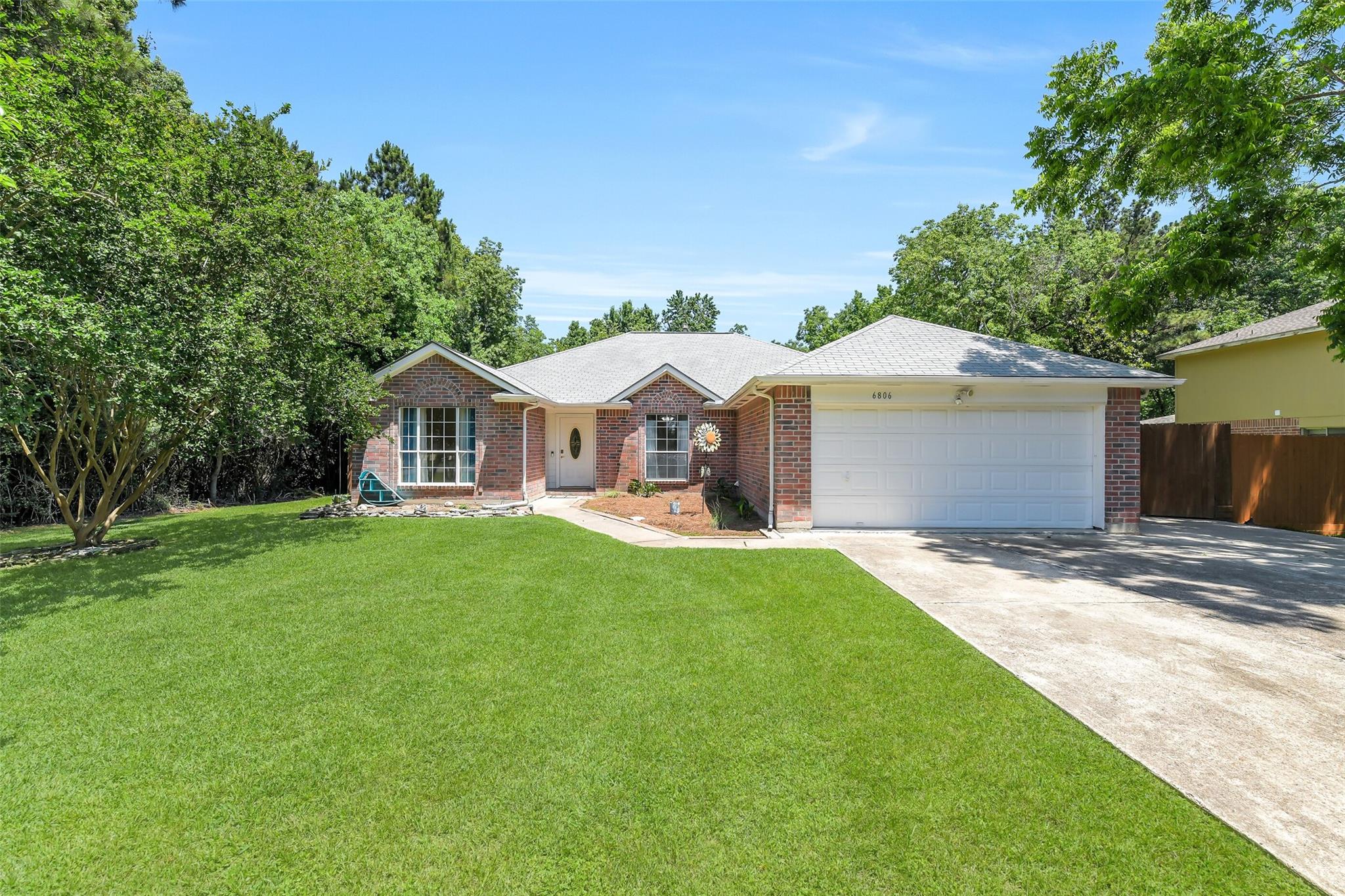 6806 Woodland Oaks