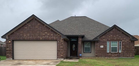 Homes For Rent - 107 Freedom Drive<br/> Clute, TX 77531