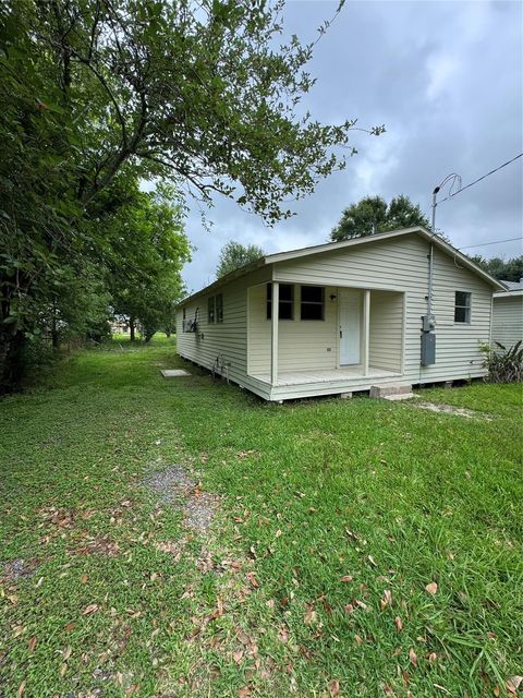Homes For Sale - 5734 Grant Avenue<br/> Port Arthur, TX 77640