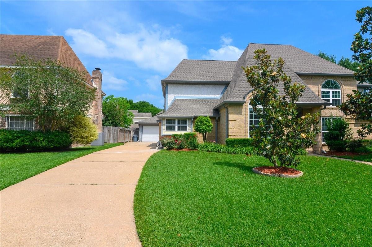 615 Abbotswood Court
