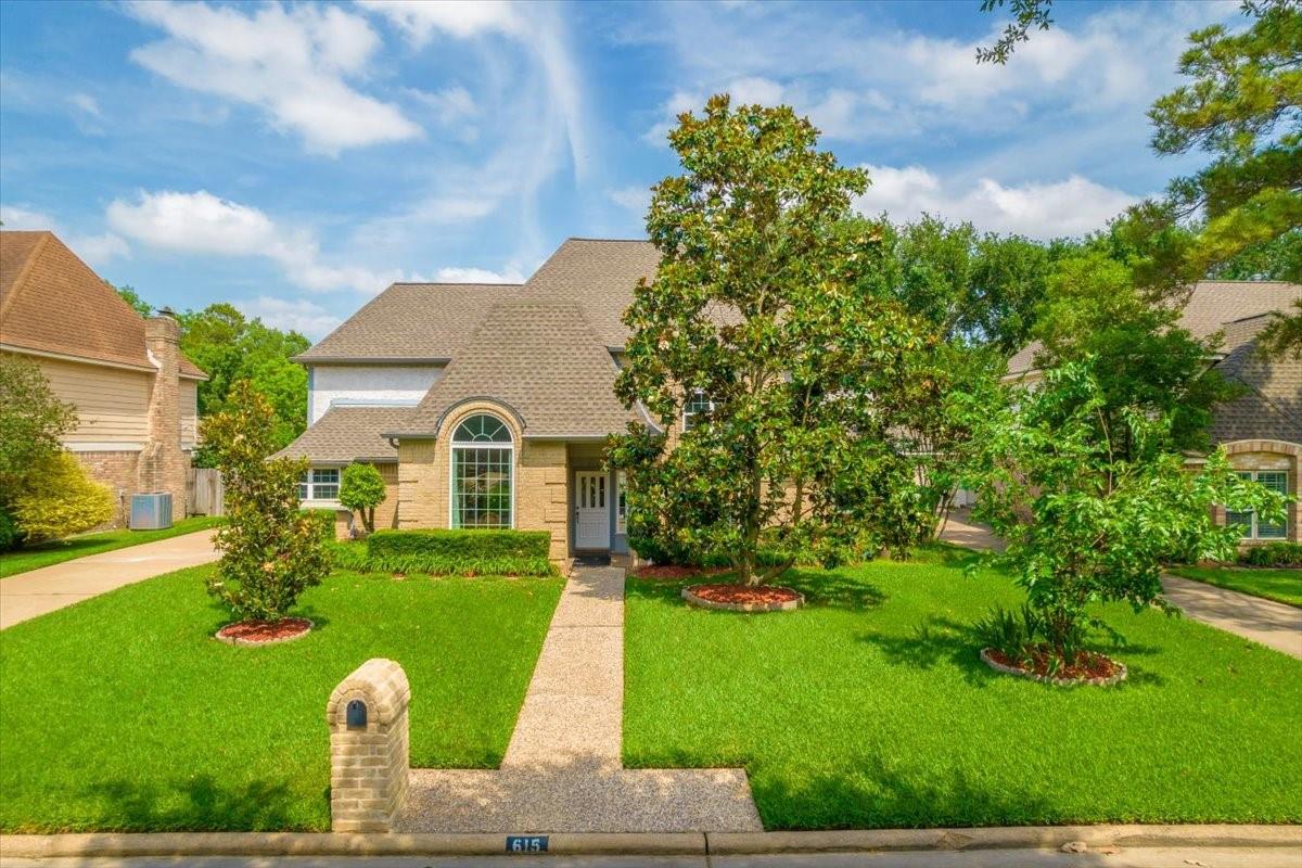 615 Abbotswood Court