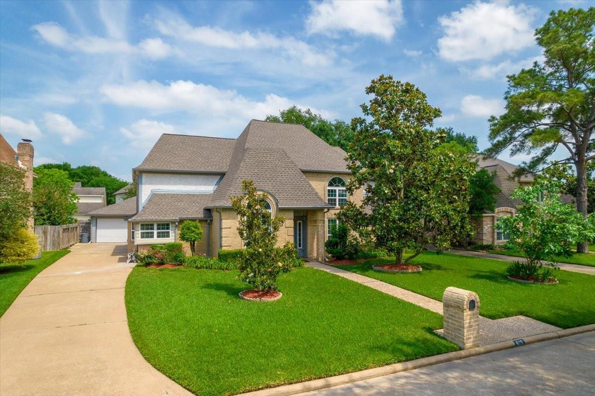 615 Abbotswood Court