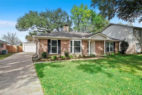 Photo of 12866 Westmere Dr, Houston, TX 77077 (MLS # 95070806)