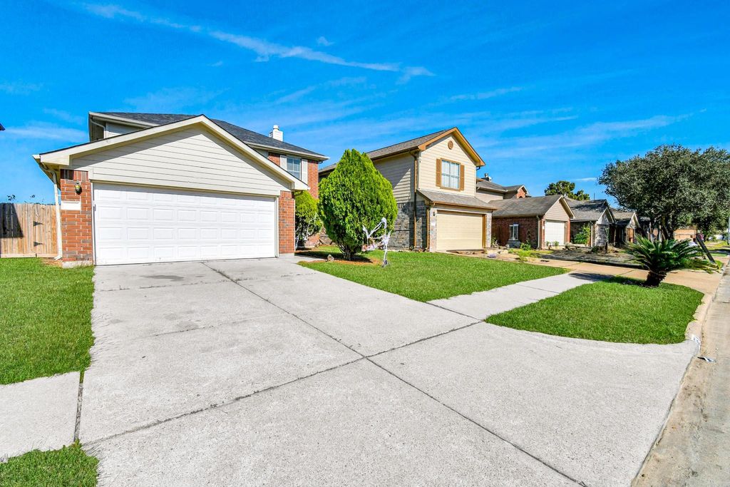 Photo of 8914 Pecan Place Drive, Houston, TX 77071 (MLS # 49392994)