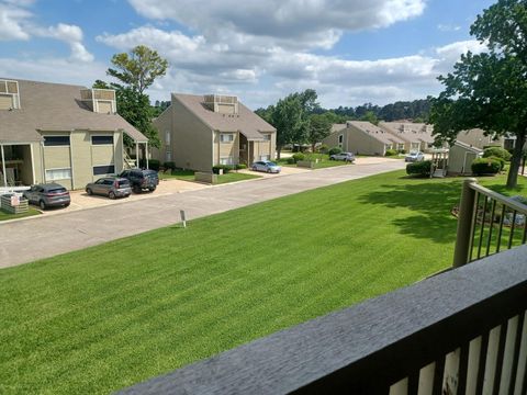 Tiny photo for 128 April Point Drive S, Conroe, TX 77356 (MLS # 32450212)