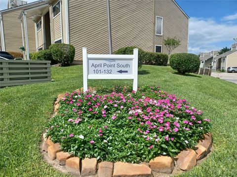 Tiny photo for 128 April Point Drive S, Conroe, TX 77356 (MLS # 32450212)