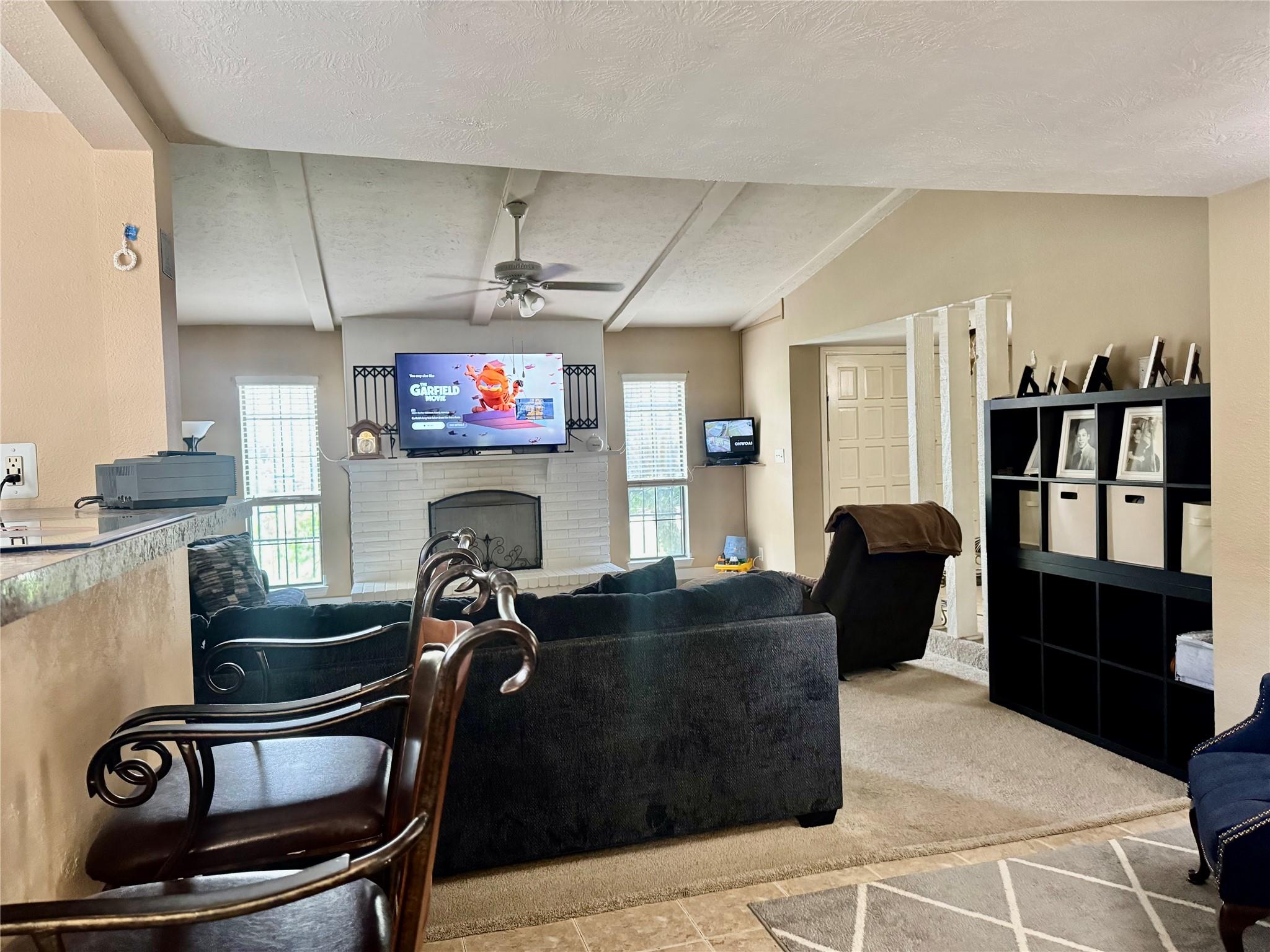 2707 Hummingbird Lane