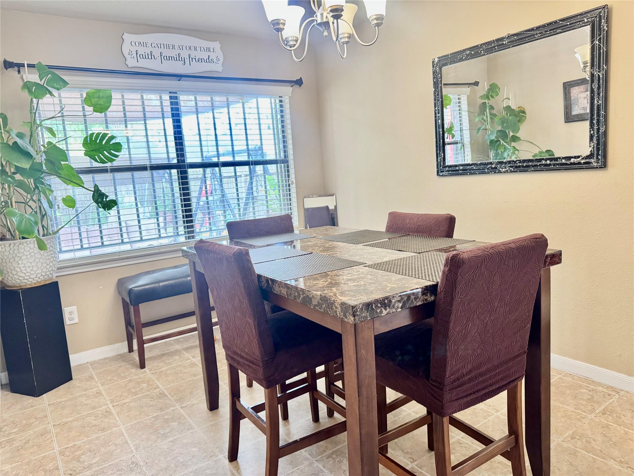 2707 Hummingbird Lane