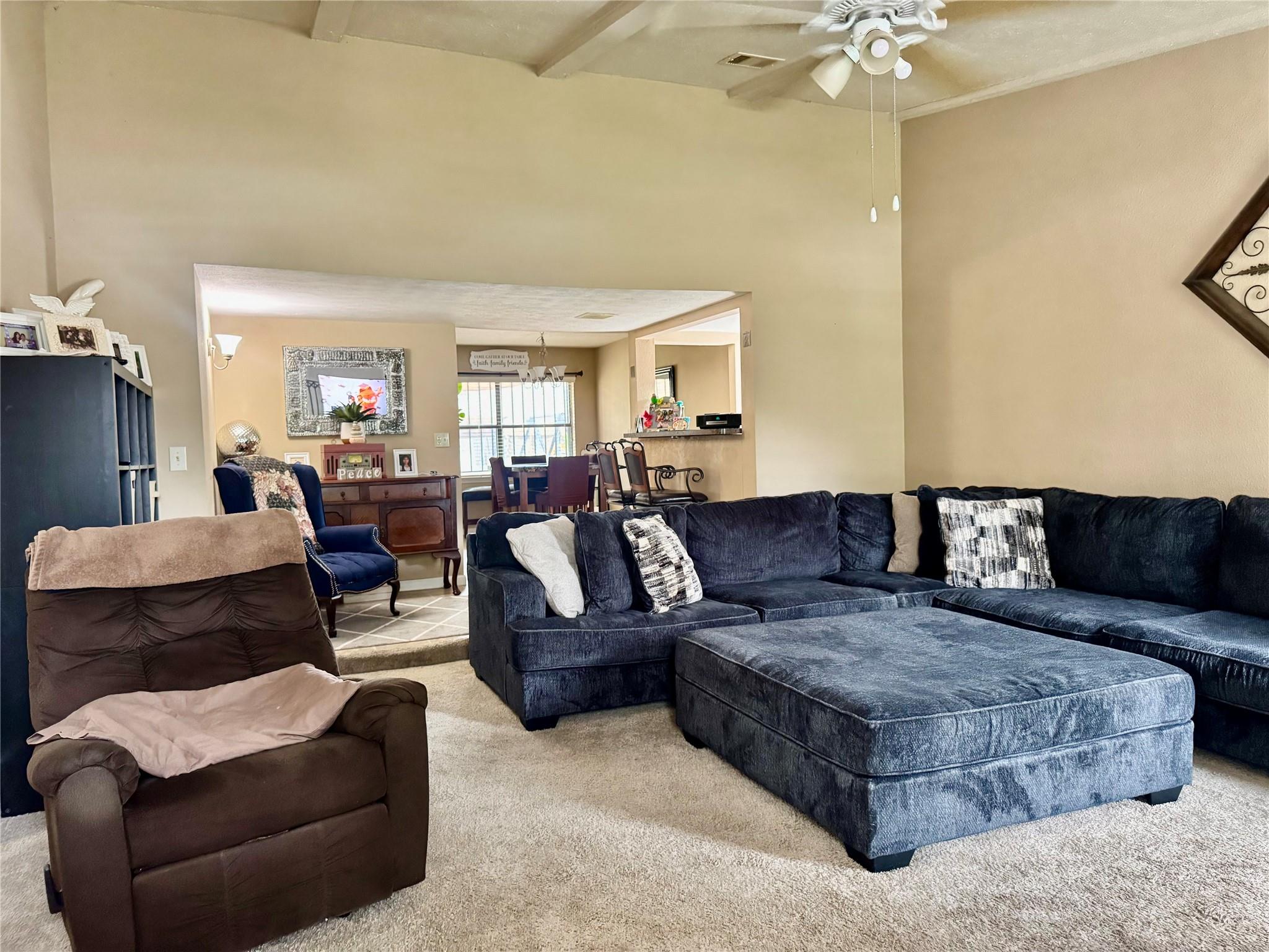 2707 Hummingbird Lane