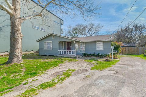 Photo of 1610 W 21st Street, Houston, TX 77008 (MLS # 28069712)