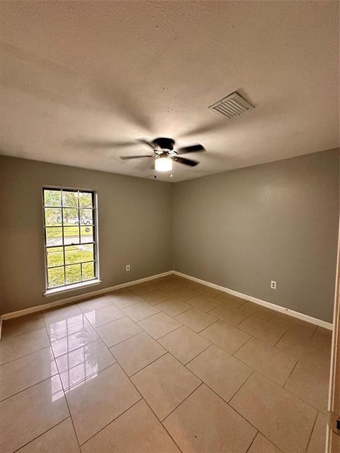 Tiny photo for 738 Beachcomber Lane, Houston, TX 77062 (MLS # 82268872)
