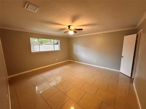 Tiny photo for 738 Beachcomber Lane, Houston, TX 77062 (MLS # 82268872)