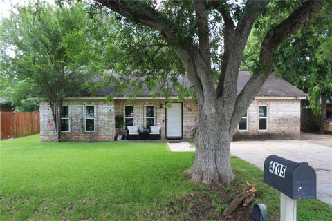 Photo of 4705 30th Street E, Dickinson, TX 77539 (MLS # 66972187)