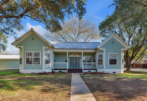 Photo of 303 South Franklin St, La Grange, TX 78945 (MLS # 11887547)