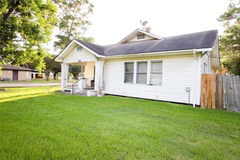 Photo of 103 Birch Street, Wallis, TX 77485 (MLS # 45222481)