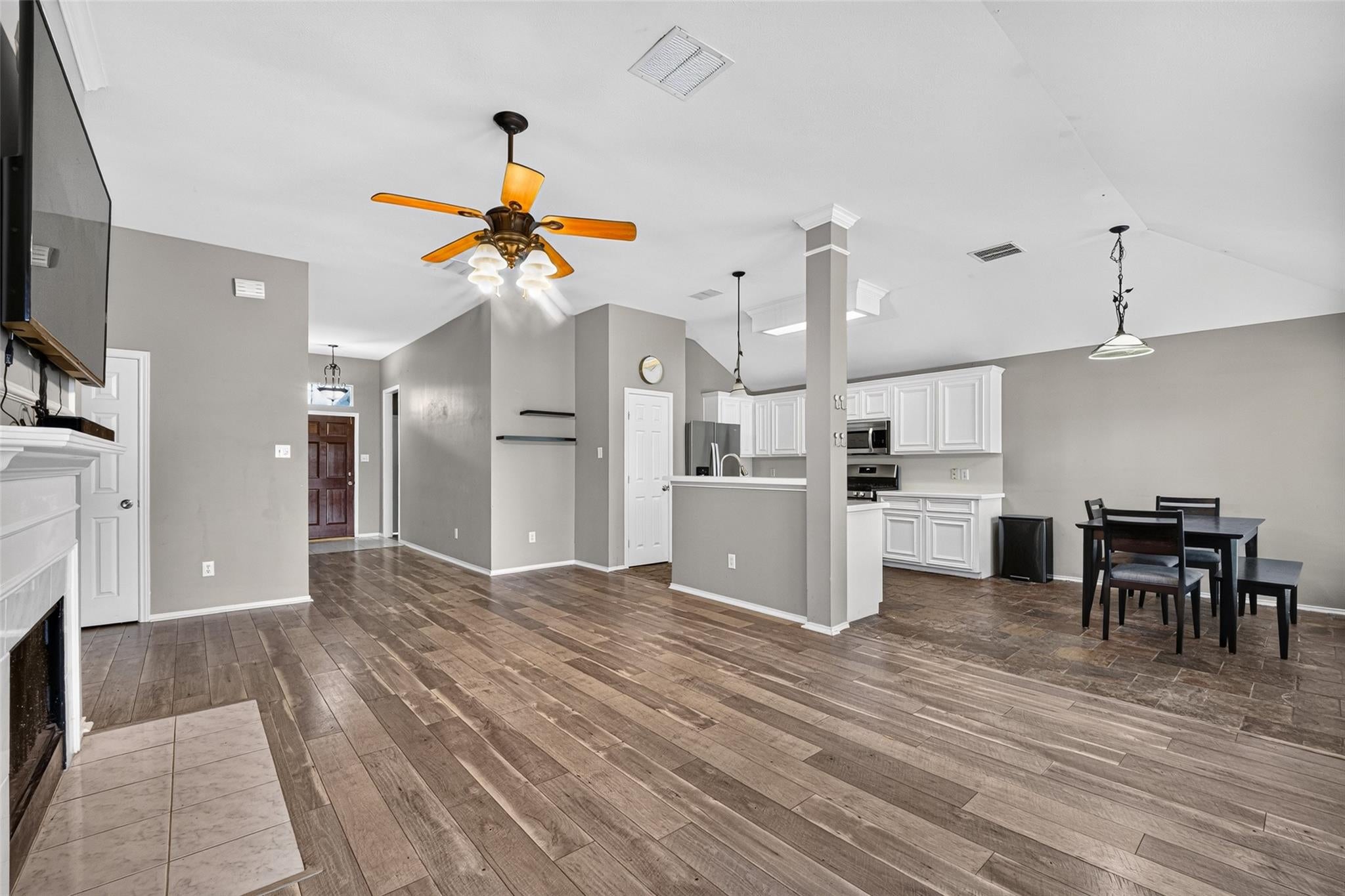3907 Vinecrest Drive