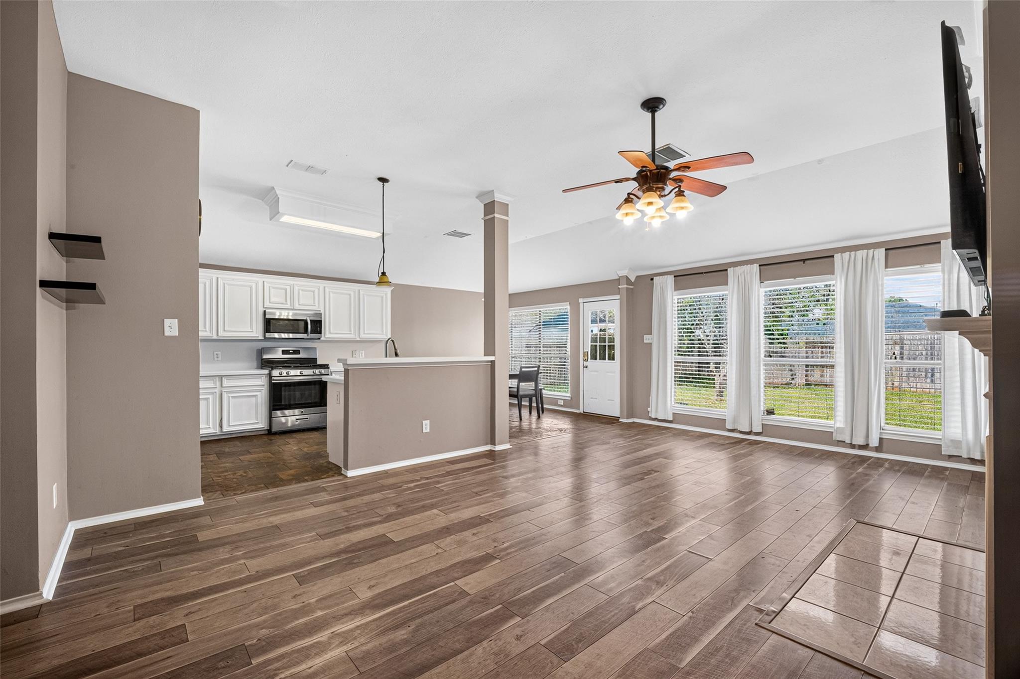 3907 Vinecrest Drive