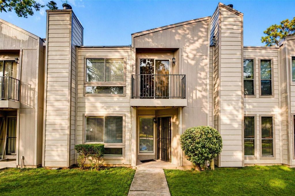 Photo of 17202 Imperial Valley Drive #7, Houston, TX 77060 (MLS # 37843157)