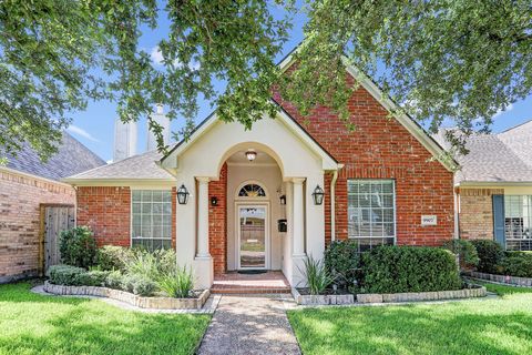 Photo of 9907 Kemp Forest Drive, Houston, TX 77080 (MLS # 15708971)