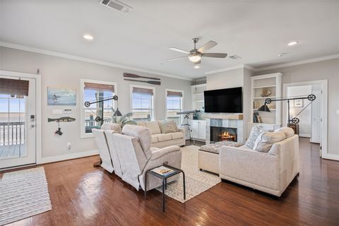 Tiny photo for 1040 N Gayle Street, Gilchrist, TX 77617 (MLS # 80285182)