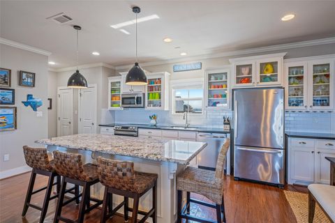 Tiny photo for 1040 N Gayle Street, Gilchrist, TX 77617 (MLS # 80285182)