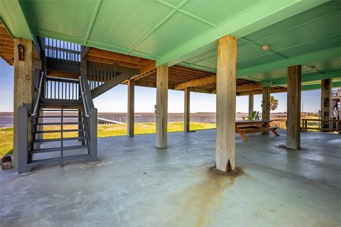 Tiny photo for 1040 N Gayle Street, Gilchrist, TX 77617 (MLS # 80285182)