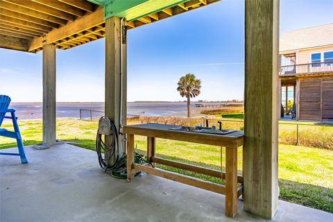 Tiny photo for 1040 N Gayle Street, Gilchrist, TX 77617 (MLS # 80285182)