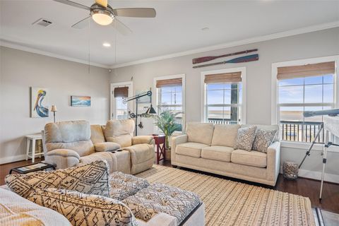 Tiny photo for 1040 N Gayle Street, Gilchrist, TX 77617 (MLS # 80285182)