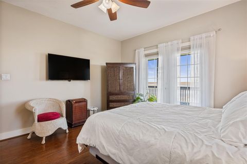 Tiny photo for 1040 N Gayle Street, Gilchrist, TX 77617 (MLS # 80285182)